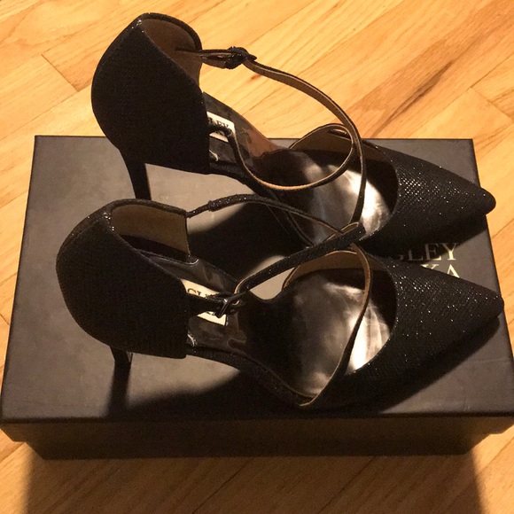 Badgley Mischka Heel - Picture 2 of 7